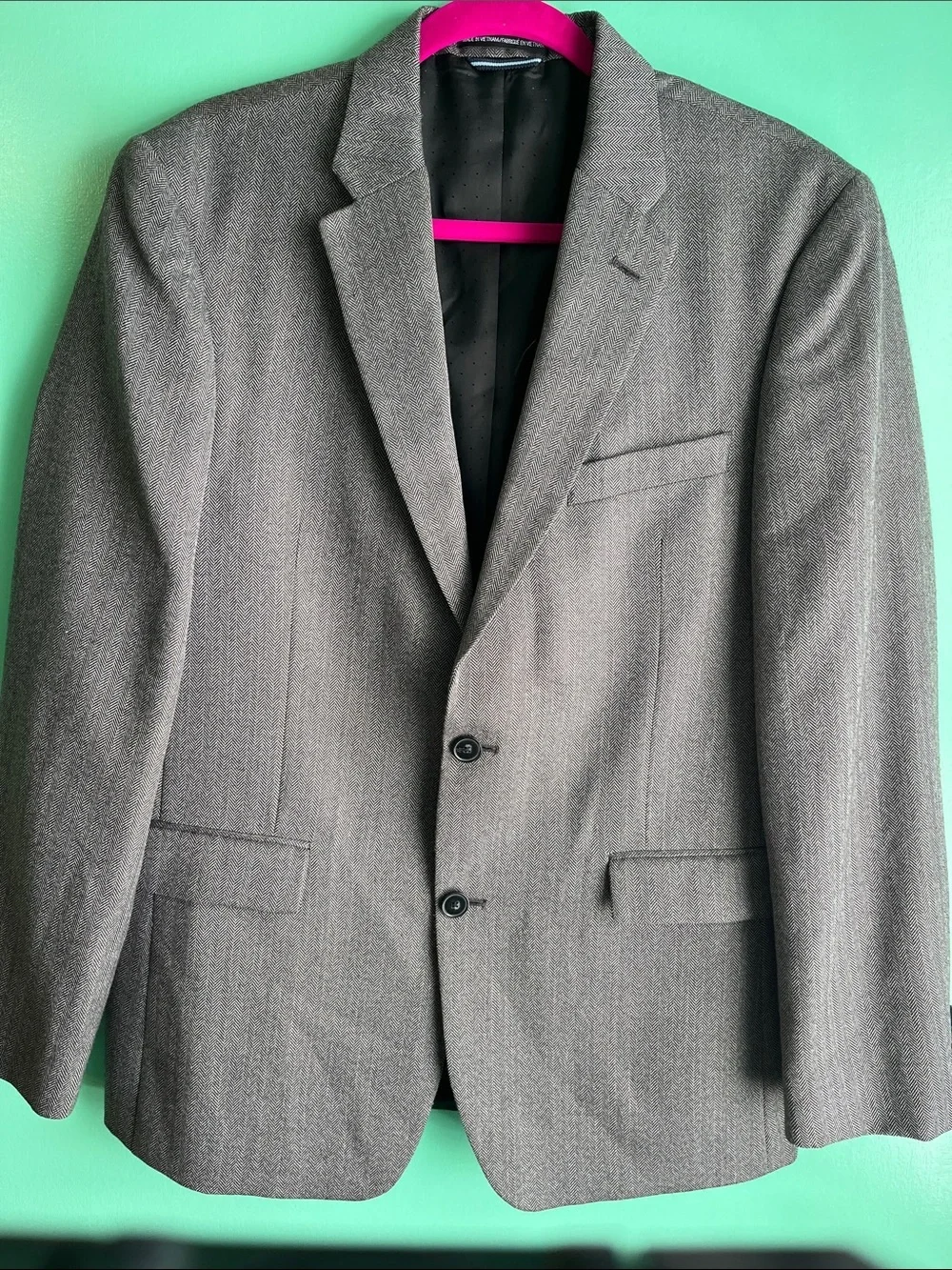 Men's Gray Two-Button Blazer - Classic Tailored Fit